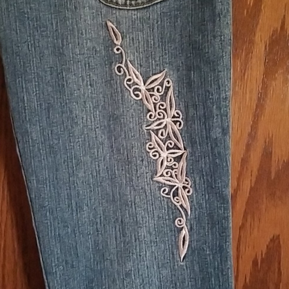 Jeans - Picture 2 of 4